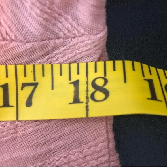 5/$25 
By Anthropologie  Pink S Tunic Puffed Sleeves Partial Button Closure - Picture 2 of 9